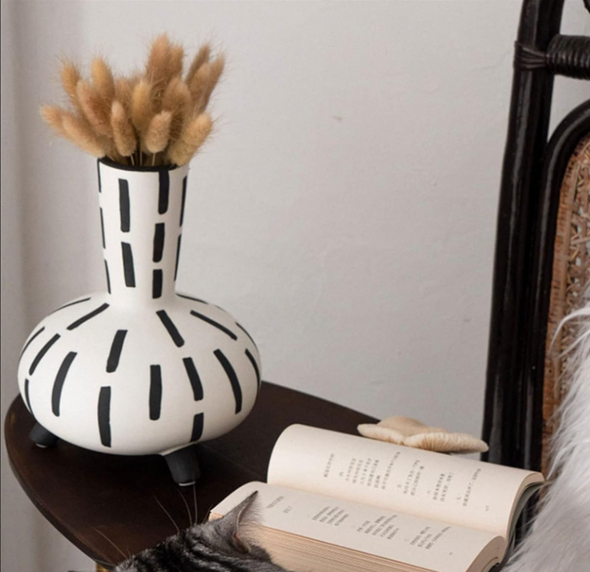 Ceramic Vase-Black/White